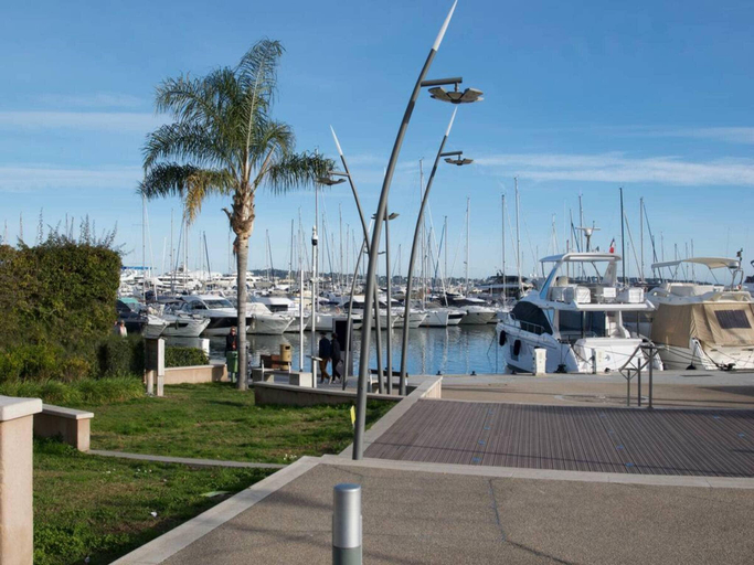 3, Apartment in Golfe Juan With Sea View, Alpes-Maritimes