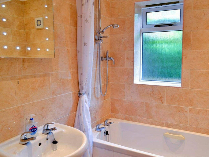 4, Cottage in Devon with Private Hot Tub, Devon