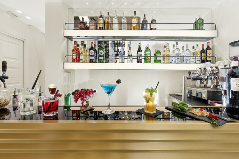 Food & Drinks 5, Argentina Residenza, Rome