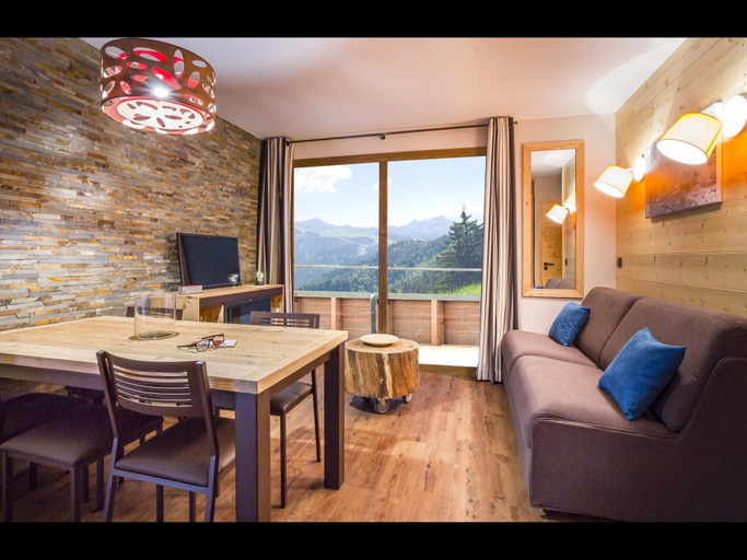 2, Apartment in Tignes With Ski-in/ski-out Access, Savoie