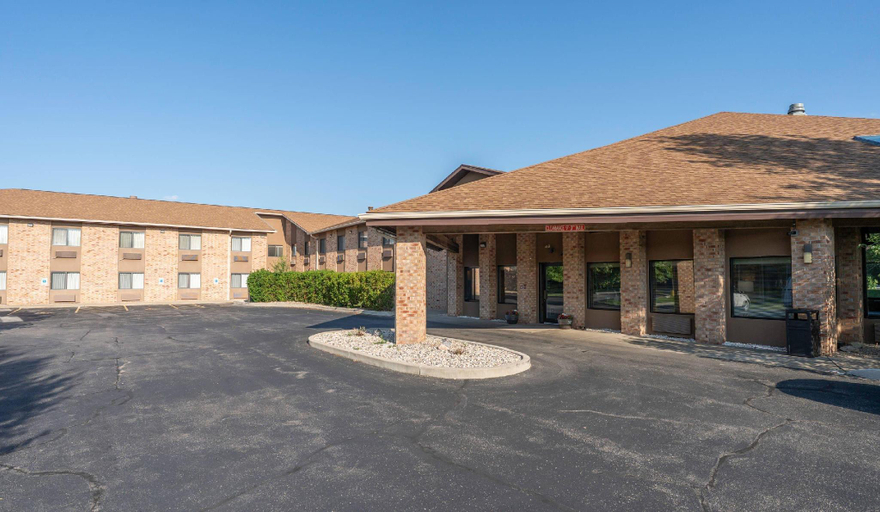 Exterior & Views 2, Quality Inn & Suites Sun Prairie Madison East, Dane