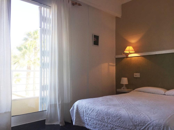 Bedroom 2, Malvarrosa Beach Rooms, Valencia