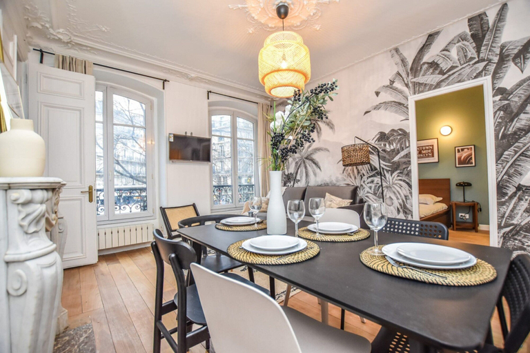 Dining 4, Elegant Apartment - 3br/8p - Gare de L'est, Paris
