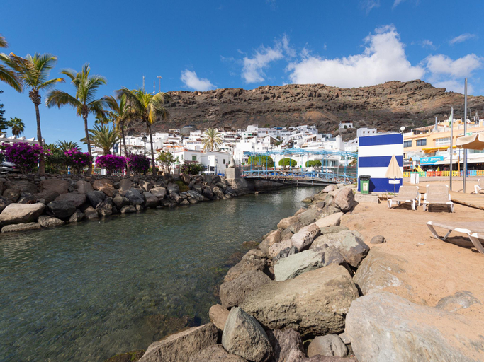 5, Apartment in Playa de Mogan by the Beach, Las Palmas