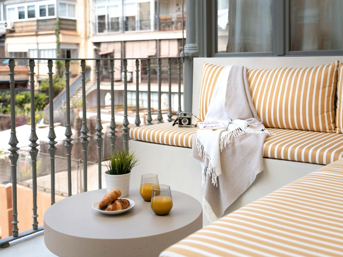 Room 2, Apartamento de Tres Habitaciones con Terraza 11B, Barcelona