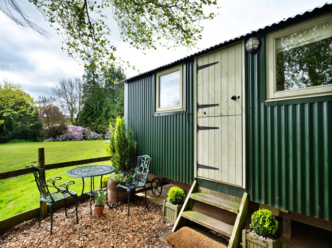 2, Luxurious camping cottage in Nordley, No Deposit, Shropshire