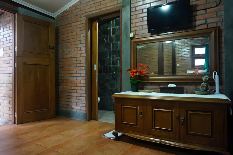 Bathroom, Godean Bungalows, Bantul