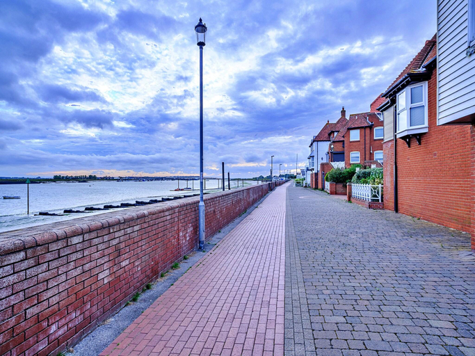 3, Apartment in Burnham with River Views, Essex