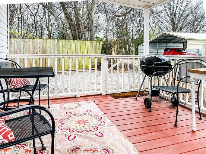 Outdoor dining 2, Schiffman Northeast Nook, Madison