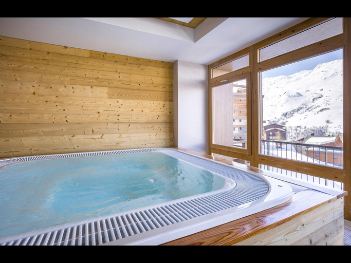 5, Apartment in France with Pool Spa, Savoie