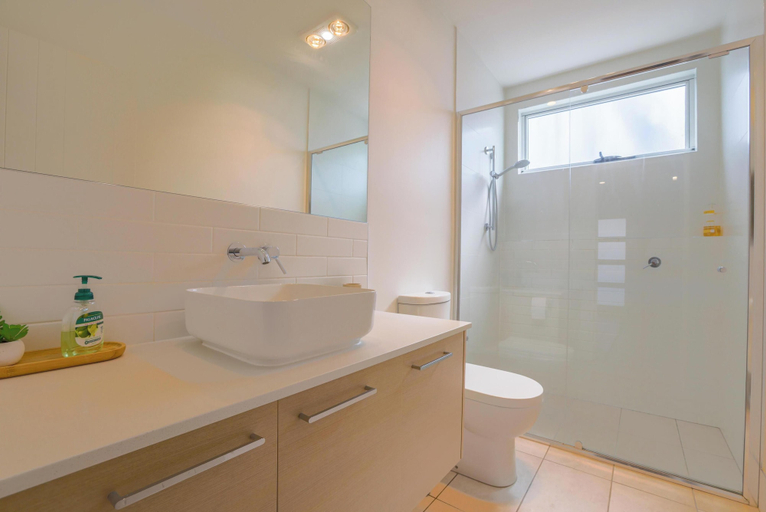 Bathroom 2, Cedar Sands Hideaway - 4BRM Home, Gold Coast