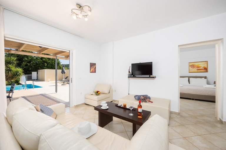 Others 4, Villa Cherry, Ionian Islands