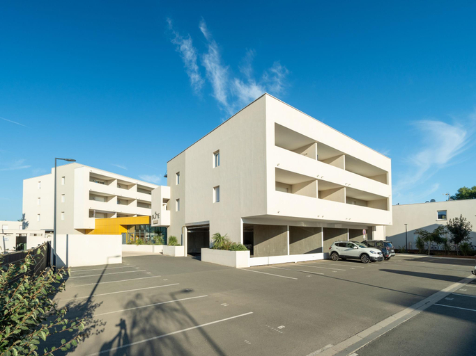Exterior & Views 1, Sunny Villa Stay in Serignan, Hérault