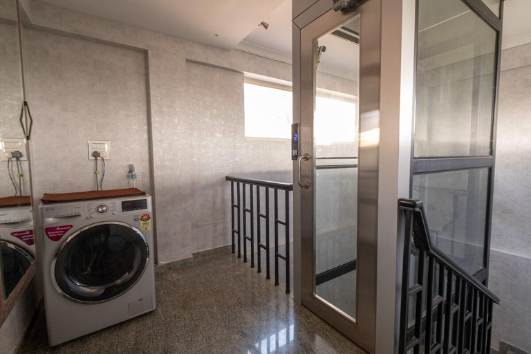 Bathroom 3, Parra Apartments, North Goa