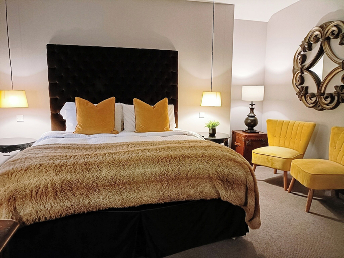 Room 5, The Gem Stansted, Essex