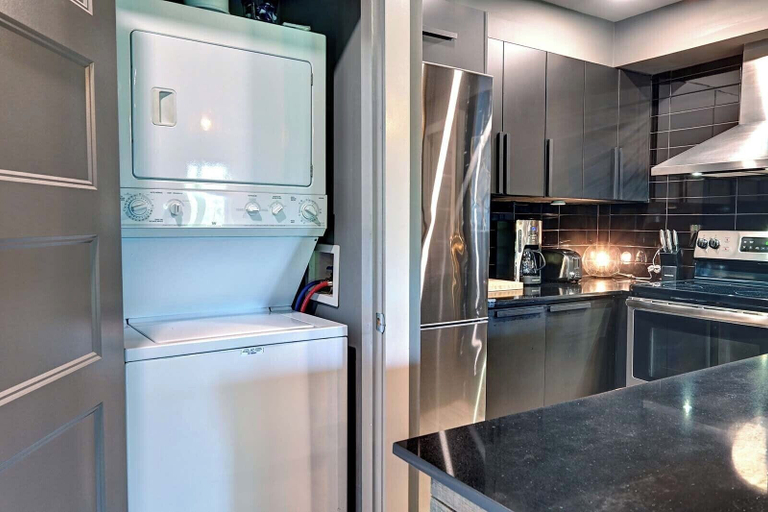 Dining Room 2, 120 Algonquin Unit 7, Les Laurentides