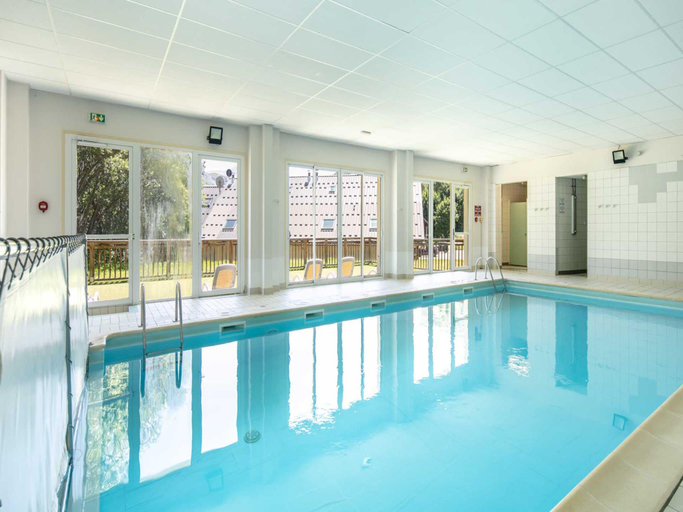 2, Apartment in Alps with Heated Pool Access, Savoie
