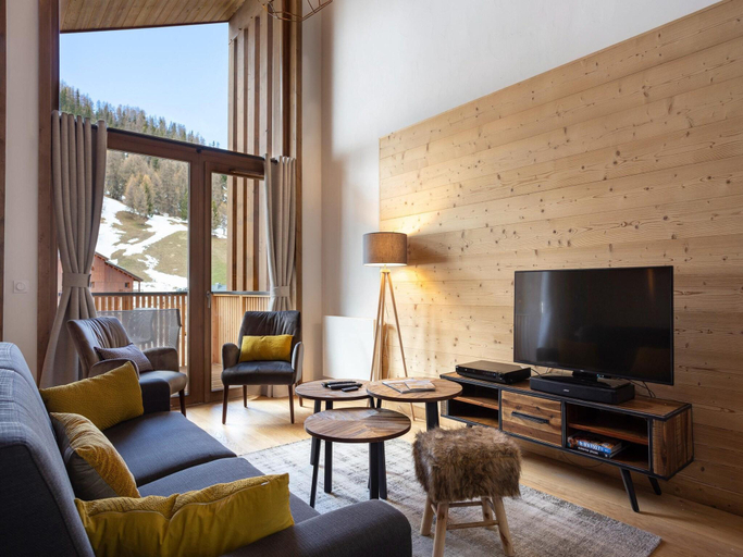 3, Apartment in Plagne 1800 With Ski-in/ski-out, Savoie