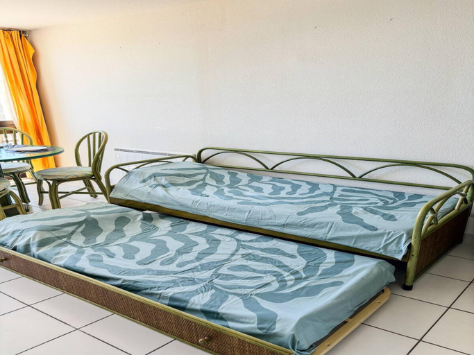 2, Apartment in Agde with Direct Beach Access, Hérault