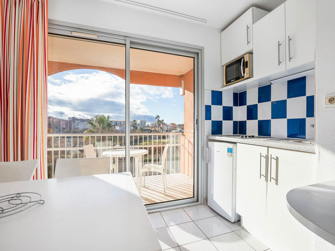 5, Apartment with Pool Access, Agde, Hérault