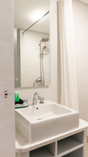 Bathroom 5, Omar Hotel, Tangerang