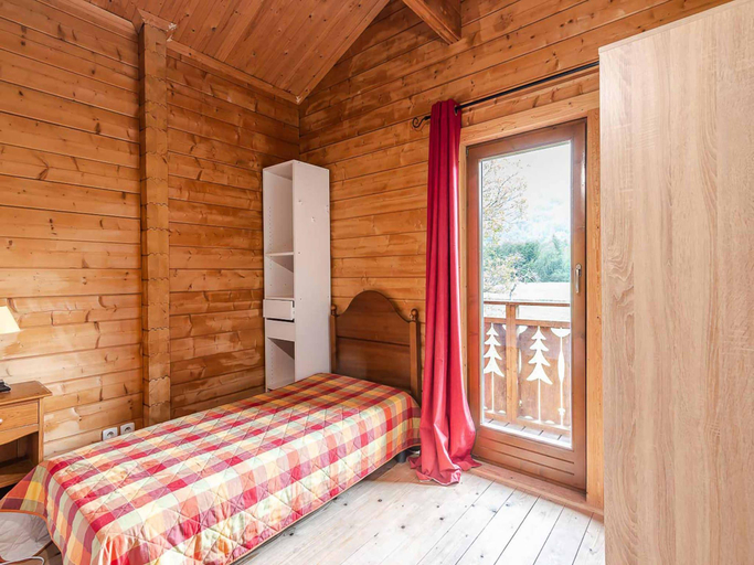 2, Chalet in Morillon with Heated Pool, Haute-Savoie