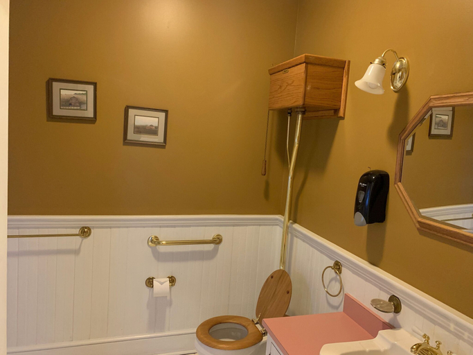 Bathroom 2, The Historic Herren House, Haywood