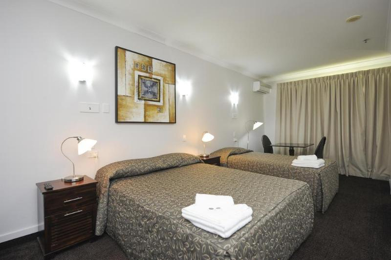 Bedroom 3, Hotel Parklands Calliope, Calliope - Pt A