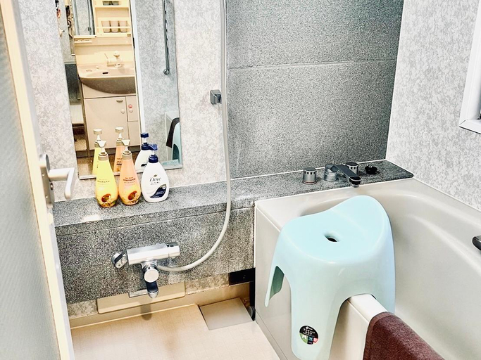 Bathroom, Ueno Apartments, Taitō