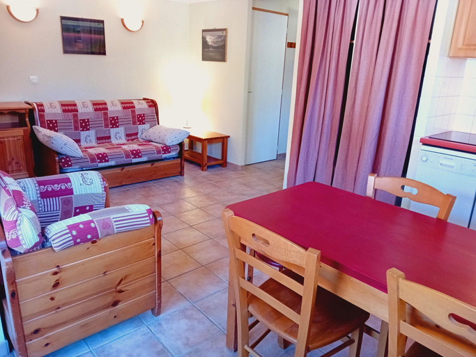 Others 5, Apartment with parking near River, Savoie