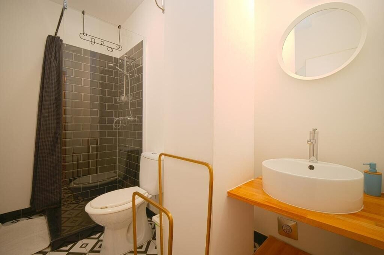 Bathroom 3, W Urban Suites Budapest, Budapesti