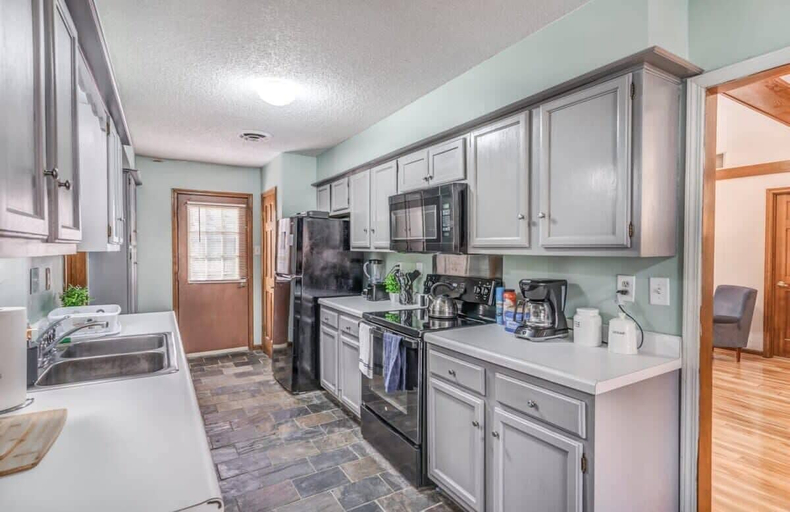 Private kitchen 4, Hardwood Guesthouse, Shelby