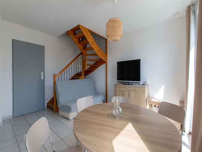 4, Modern Seaside Apartment, Gard