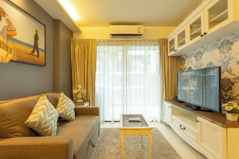 Living area 2, Steps from the Ocean and MainStreet C140, Pulau Phuket