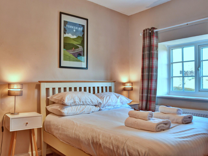 3, Cottage in Bellerby with Private Hot Tub, North Yorkshire