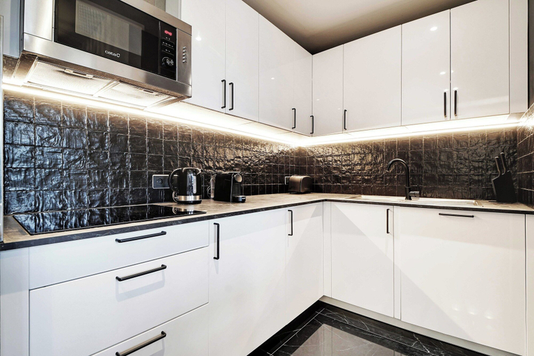 Private kitchen, Modern Apartment - 2br/8p - Near Opera Garnier, Paris