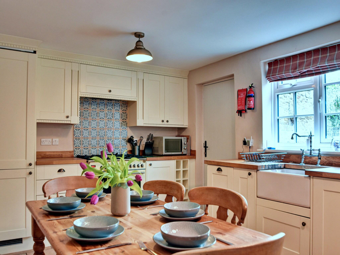 2, Cottage in Bellerby with Private Hot Tub, North Yorkshire