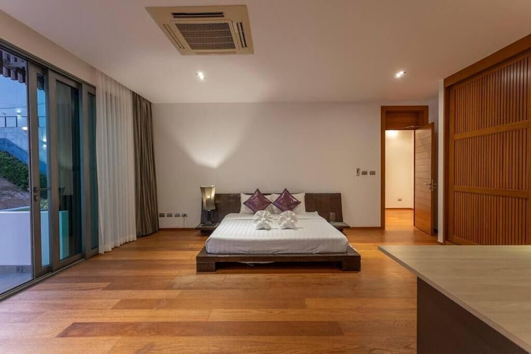 Room 5, Beachfront Villa 3BR Infinity Pool V38, Phuket Island