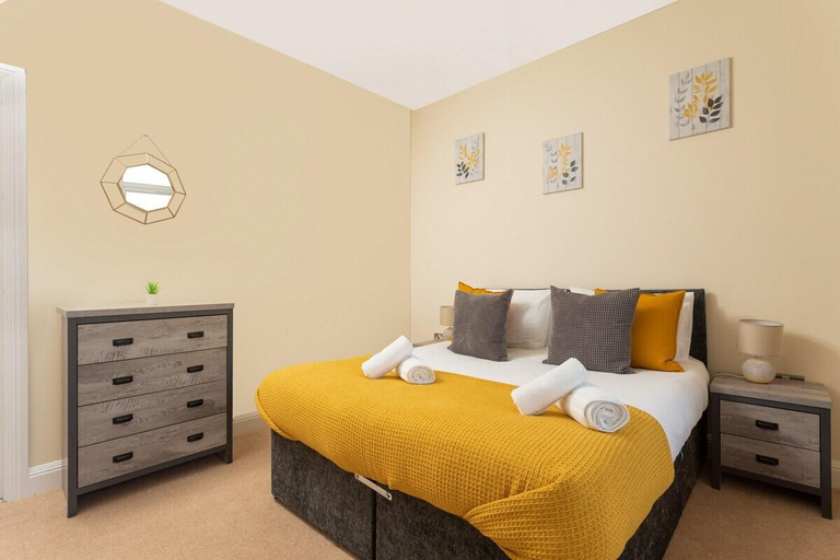 Others 3, Penthouse Apartment, Kent