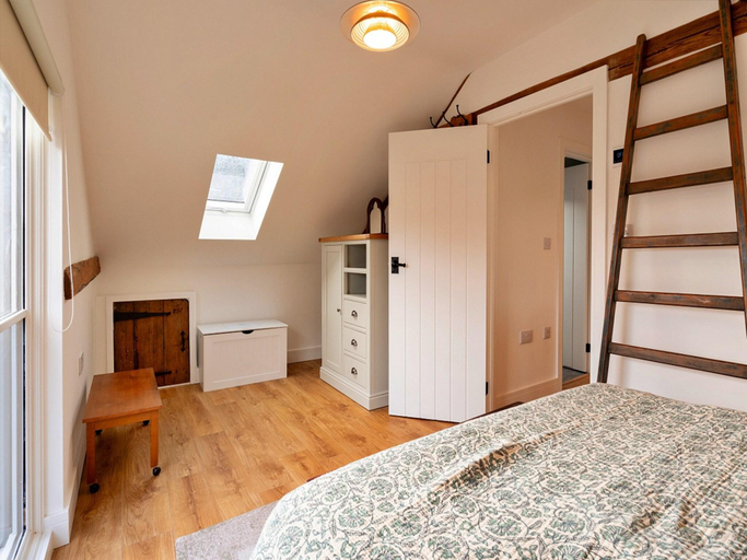 4, Cottage in Chilton Foliat near Savernake Forest, Wiltshire