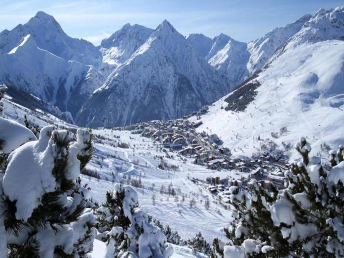 2, Alpine Apartment for 8 guests, Isère