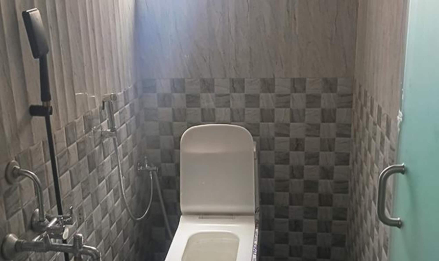 Bathroom 5, Fabhotel Arya Baner, Pune