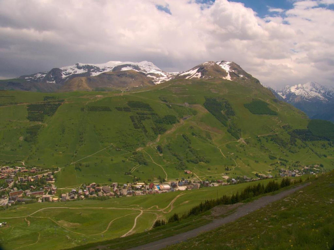 2, Apartment in France at Ski Slopes Foot, Isère