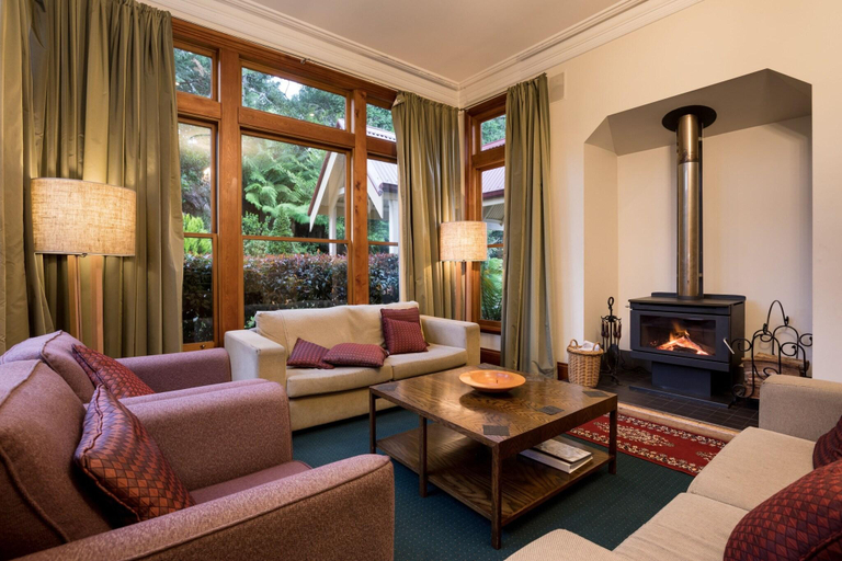 Public Area 3, Franklin Manor, West Coast