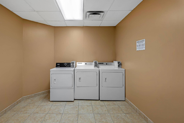 Others 5, Quality Inn & Conference Centre, Simcoe