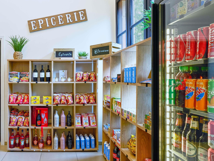 Shops, Aparthotel Adagio Serris Val d'Europe, Seine-et-Marne