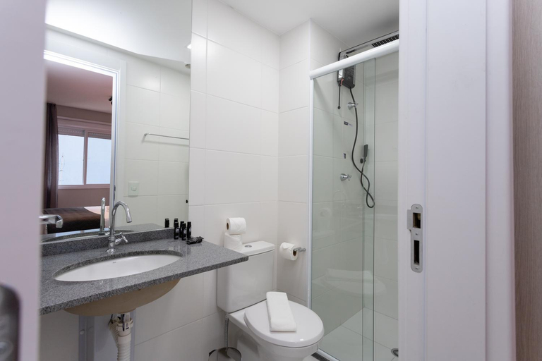 Bathroom 3, Smart Charlie Consolacao, São Paulo