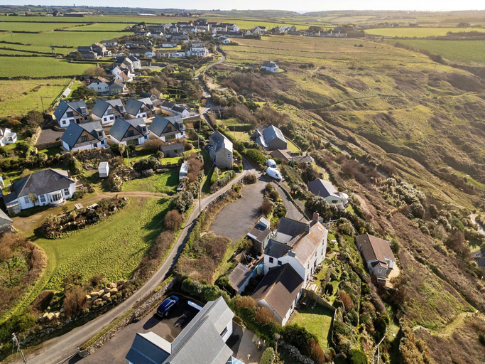 2, Cottage in Sennen Cove with Stunning Beach Views, Cornwall