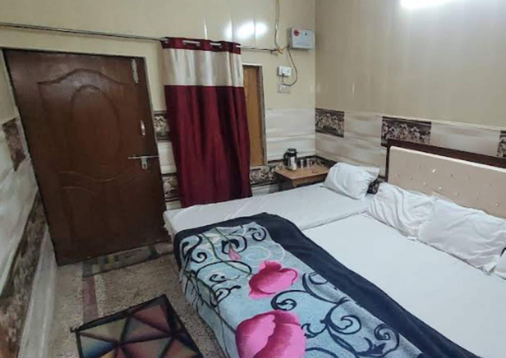 Room 3, Sri Narayan Home Stay, Faizabad
