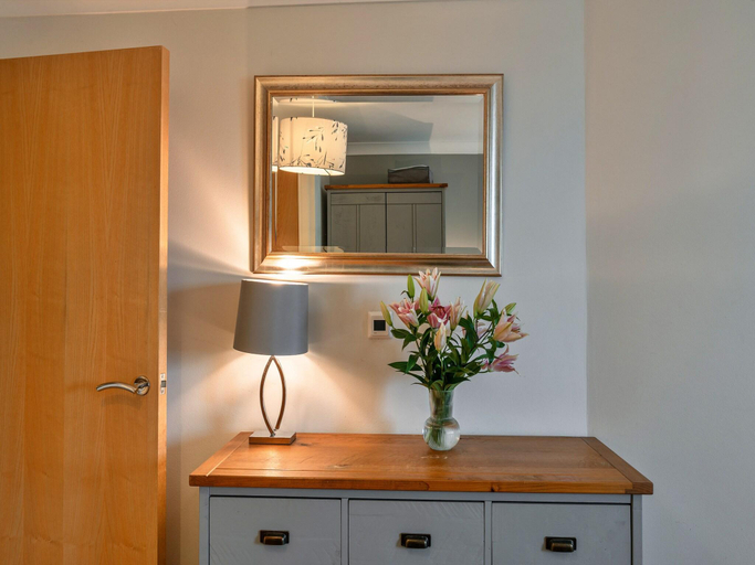 5, Apartment in Watergate Bay with Sea Views, Cornwall
